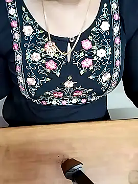 Tamil Radha online show from October 27, 2025, 5:39 pm