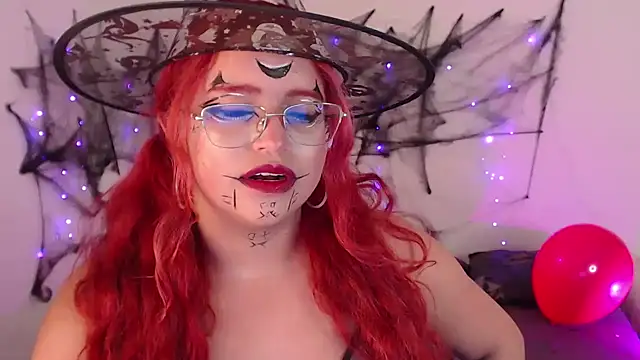 EstefyTabbo online show from October 27, 2025, 8:13 pm