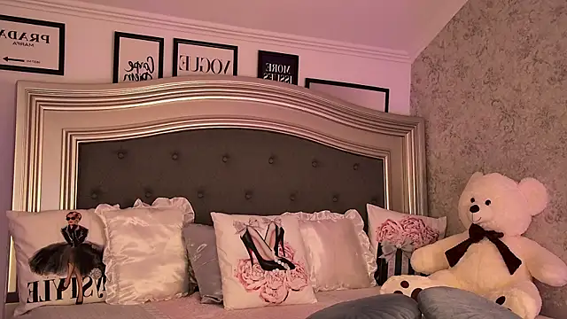 Amber Luna online show from November 29, 2025, 12:08 pm