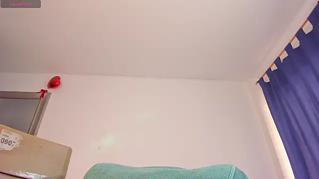 Karla Dior7 online show from November 18, 2025, 3:05 pm