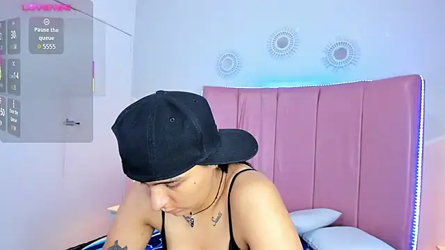 Liiam smith  online show from December 2, 2025, 2:01 pm