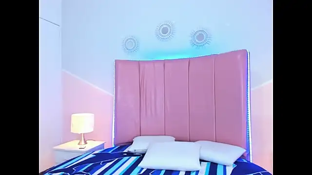 Liiam smith  online show from December 5, 2025, 1:09 pm