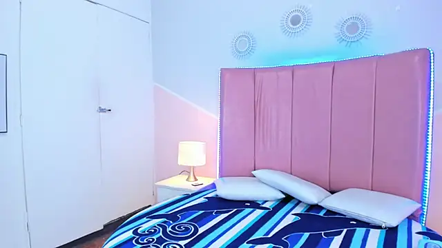 Liiam smith  online show from December 14, 2025, 12:21 pm