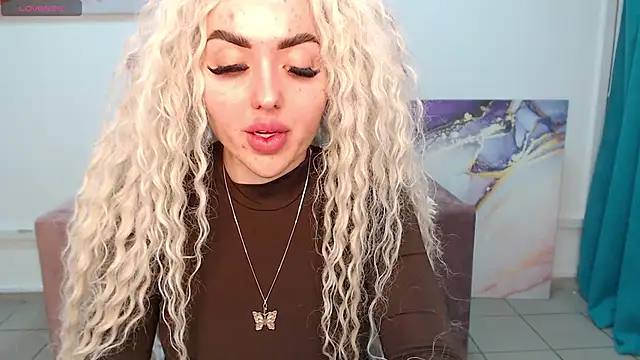 MissisCaty online show from February 12, 2025, 10:48 pm