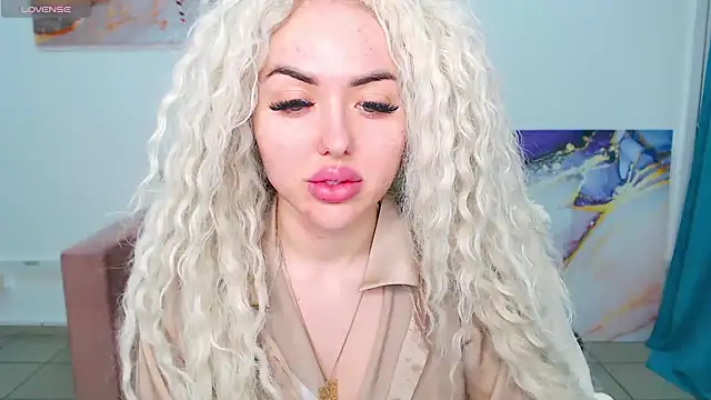 MissisCaty online show from February 19, 2025, 4:12 am