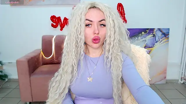 MissisCaty online show from February 20, 2025, 7:41 pm