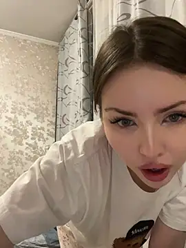 Snapshot of Lora_Rosee chatting on March 7, 2025, 8:33 pm Lora Rosee online show from March 7, 2025, 8:33 pm