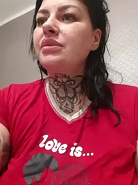 CannabisQueenn online show from November 30, 2025, 7:29 pm