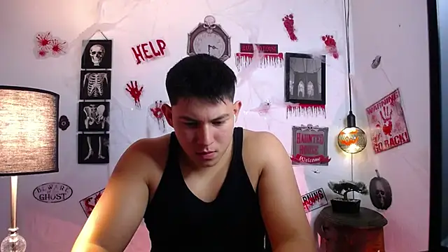 JamesCr  online show from October 26, 2025, 1:22 am