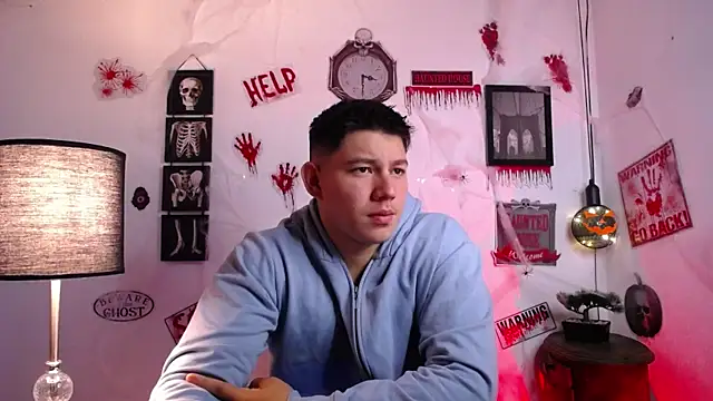 JamesCr  online show from October 28, 2025, 10:08 am