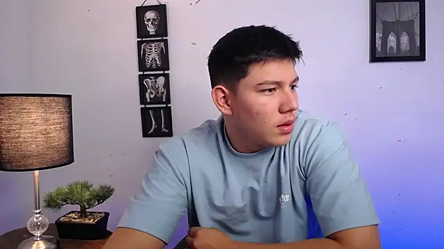 JamesCr  online show from November 8, 2025, 1:11 pm