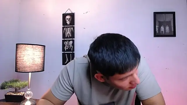 JamesCr  online show from November 10, 2025, 12:20 am