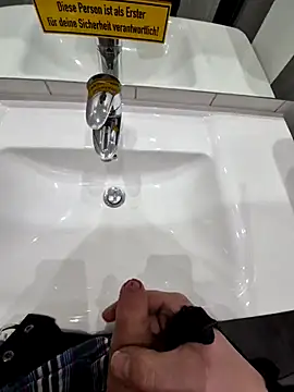 Oli0203xh online show from March 18, 2026, 7:50 pm