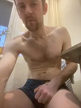 LynnAhNight online show from March 25, 2026, 3:12 am