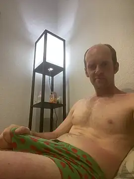 LynnAhNight online show from July 13, 2026, 5:05 pm