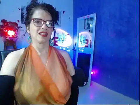 Snapshot of sarasmith3 chatting on February 28, 2025, 11:23 pm sarasmith3 online show from February 28, 2025, 11:23 pm