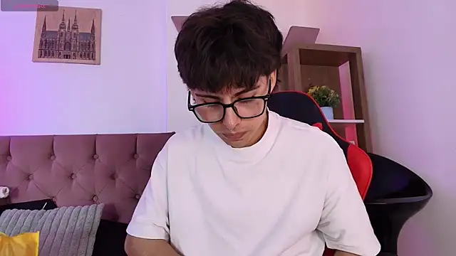 PepperTwink online show from February 12, 2026, 4:02 pm