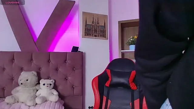 PepperTwink online show from April 13, 2026, 3:50 pm