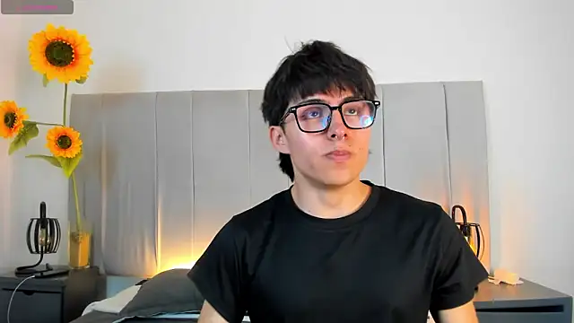 PepperTwink online show from April 15, 2026, 4:58 pm