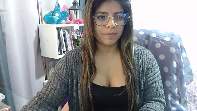 Snapshot of KatteAngelLat chatting on October 25, 2025, 1:35 am KatteAngelLat online show from October 25, 2025, 1:35 am