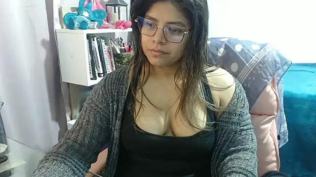 Snapshot of KatteAngelLat chatting on November 3, 2025, 11:04 pm KatteAngelLat online show from November 3, 2025, 11:04 pm