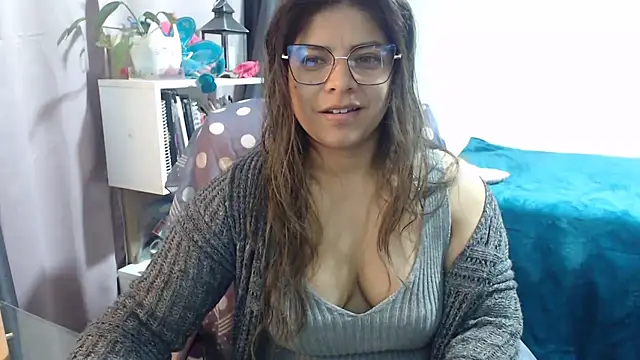 Snapshot of KatteAngelLat chatting on November 12, 2025, 12:33 am KatteAngelLat online show from November 12, 2025, 12:33 am