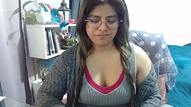 Snapshot of KatteAngelLat chatting on November 17, 2025, 12:27 am KatteAngelLat online show from November 17, 2025, 12:27 am