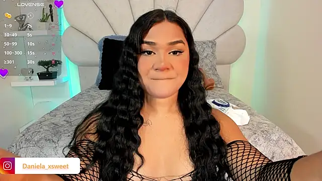 Danielaangelina online show from November 5, 2025, 6:46 am