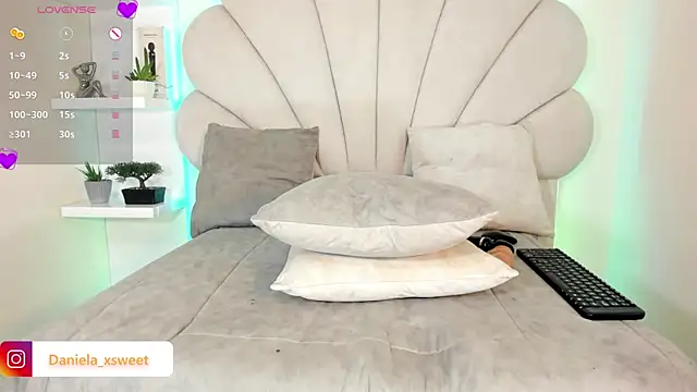 Danielaangelina online show from March 27, 2026, 8:26 am