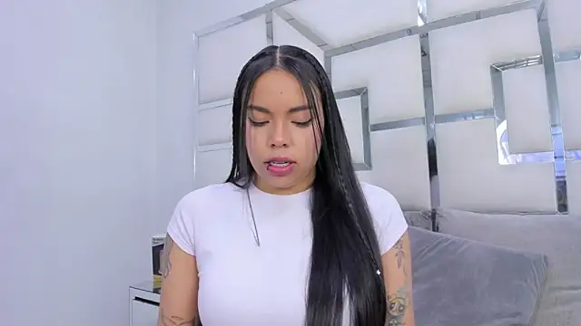 ZoeWan69 online show from December 21, 2025, 11:50 am