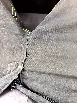 Snapshot of Dam70 chatting on November 21, 2025, 11:53 am Dam70 online show from November 21, 2025, 11:53 am