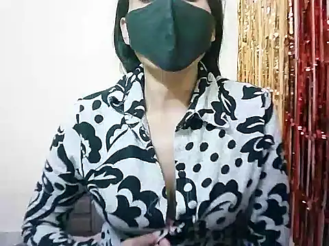 Snapshot of Rubi-Ji chatting on February 18, 2025, 12:17 pm Rubi-Ji online show from February 18, 2025, 12:17 pm