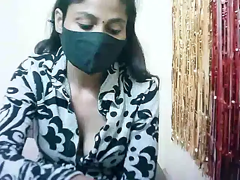 Snapshot of Rubi-Ji chatting on February 19, 2025, 12:44 pm Rubi-Ji online show from February 19, 2025, 12:44 pm