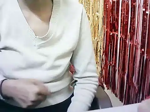 Snapshot of Rubi-Ji chatting on February 21, 2025, 12:17 pm Rubi-Ji online show from February 21, 2025, 12:17 pm