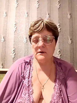 Snapshot of ElzaJewel chatting on April 20, 2026, 10:00 pm ElzaJewel online show from April 20, 2026, 10:00 pm
