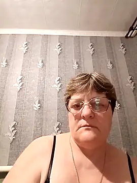 Snapshot of ElzaJewel chatting on April 21, 2026, 7:39 pm ElzaJewel online show from April 21, 2026, 7:39 pm