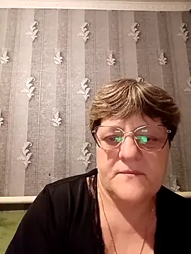 Snapshot of ElzaJewel chatting on April 22, 2026, 9:27 pm ElzaJewel online show from April 22, 2026, 9:27 pm
