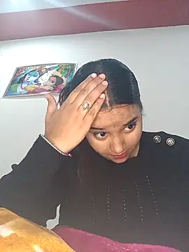 Snapshot of RAYI_01 chatting on February 10, 2025, 4:36 pm RAYI 01 online show from February 10, 2025, 4:36 pm