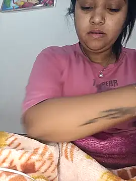 Snapshot of RAYI_01 chatting on February 14, 2025, 3:00 am RAYI 01 online show from February 14, 2025, 3:00 am