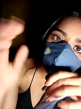 Snapshot of RAYI_01 chatting on March 22, 2025, 6:14 pm RAYI 01 online show from March 22, 2025, 6:14 pm