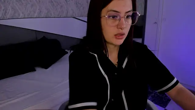 Snapshot of Miile_Evans chatting on February 15, 2025, 4:34 pm Miile Evans online show from February 15, 2025, 4:34 pm