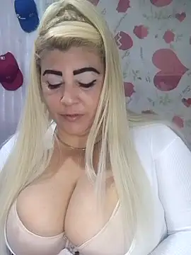 BonniAdams online show from October 22, 2025, 3:45 pm