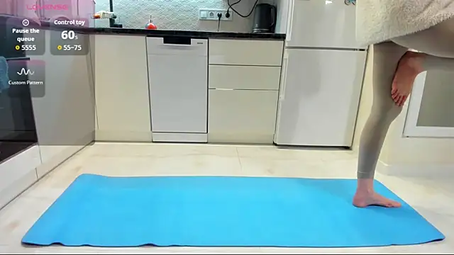 Katya yoga online show from November 6, 2025, 4:02 am