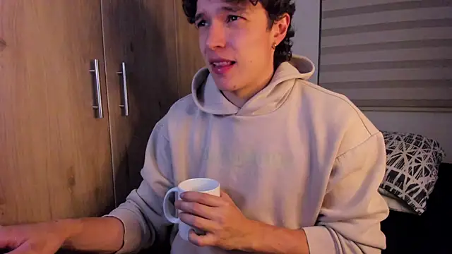 Mastrangelo xxx online show from October 29, 2025, 3:20 am