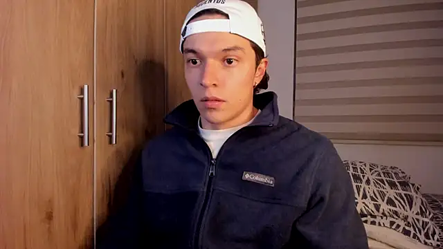 Mastrangelo xxx online show from December 17, 2025, 4:18 am