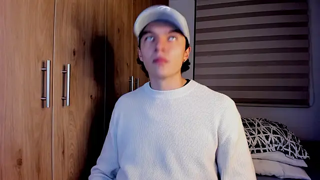 Snapshot of Mastrangelo_xxx chatting on February 6, 2026, 4:06 am Mastrangelo xxx online show from February 6, 2026, 4:06 am