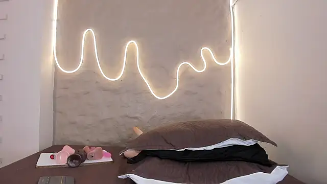 Snapshot of Demy_Ruiz chatting on October 8, 2025, 3:04 am Demy Ruiz online show from October 8, 2025, 3:04 am