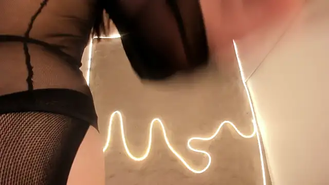 Snapshot of Demy_Ruiz chatting on November 11, 2025, 2:33 am Demy Ruiz online show from November 11, 2025, 2:33 am