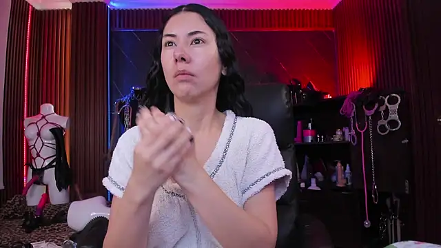 XiaQueen online show from February 2, 2026, 11:31 am