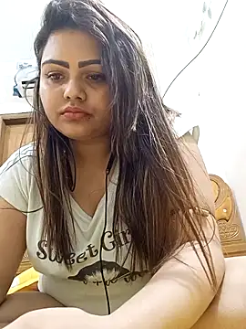 blue-berry07 online show from May 7, 2026, 2:33 pm